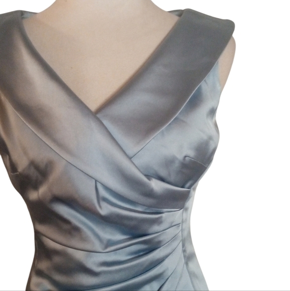 Tahari Powder Blue Collared Neckline Ruched Side Satin Cocktail Dress Size 2 - Picture 5 of 10